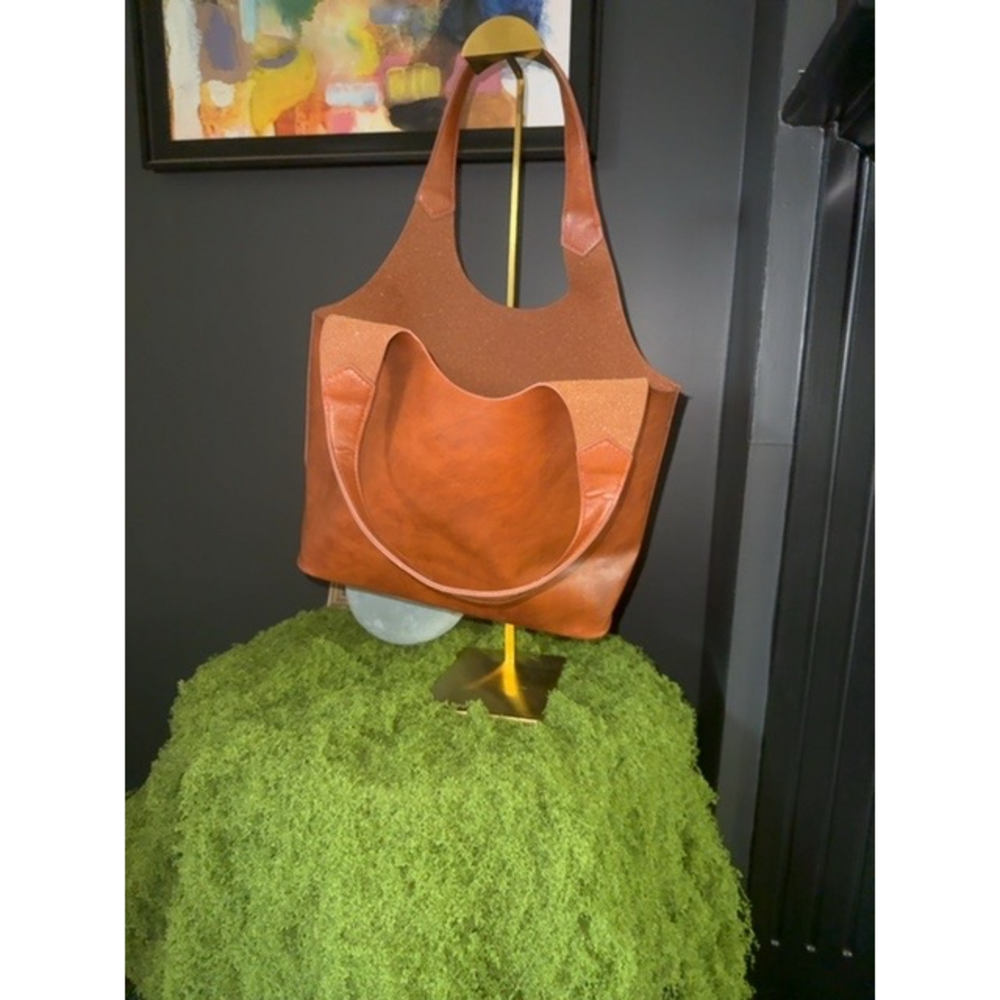 Southern Grace Faux Leather hobo bag in Brown - Picture 4 of 4